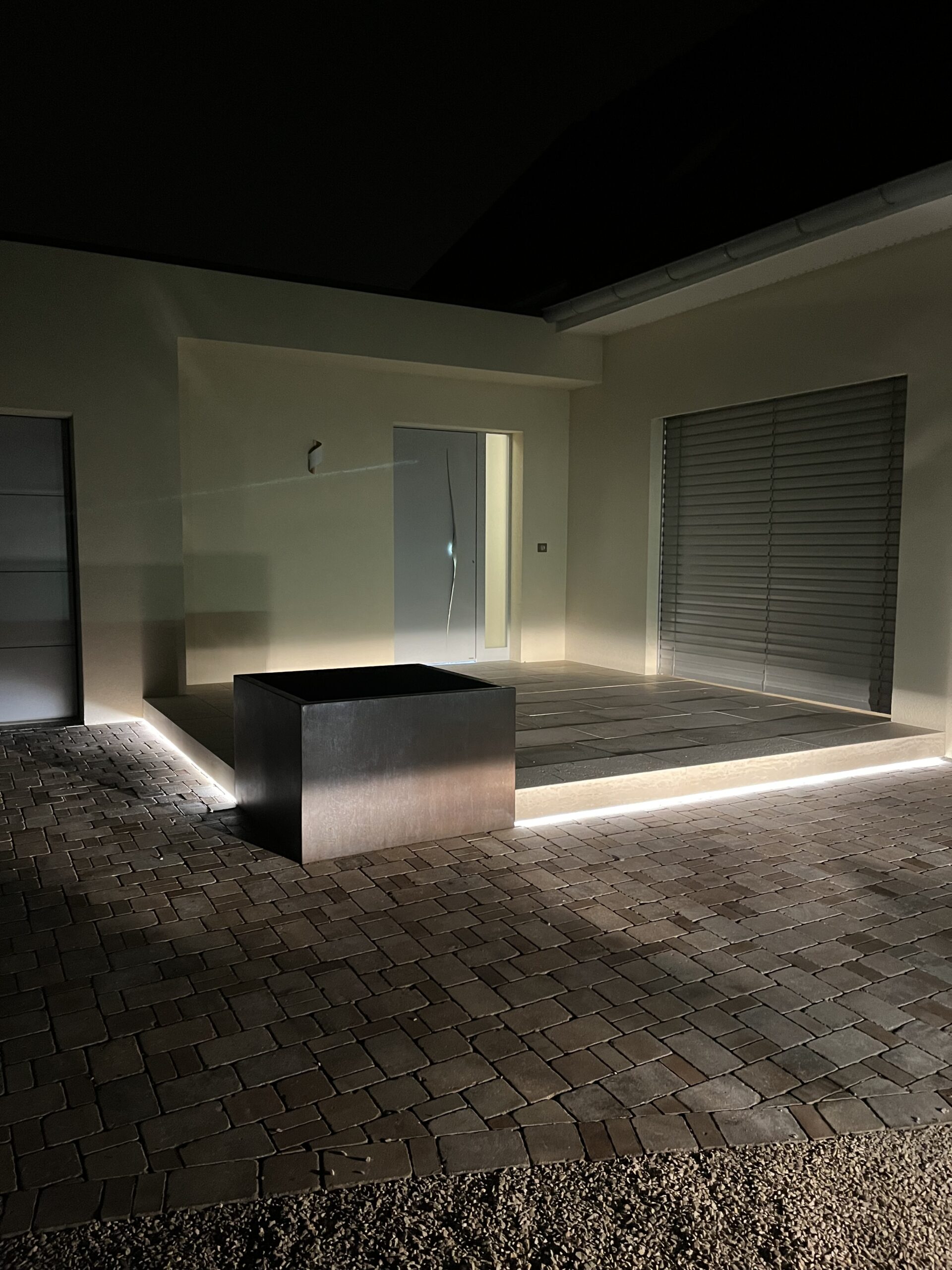 Mise en place d’un éclairage bandeau LED extérieur par C’ELEK