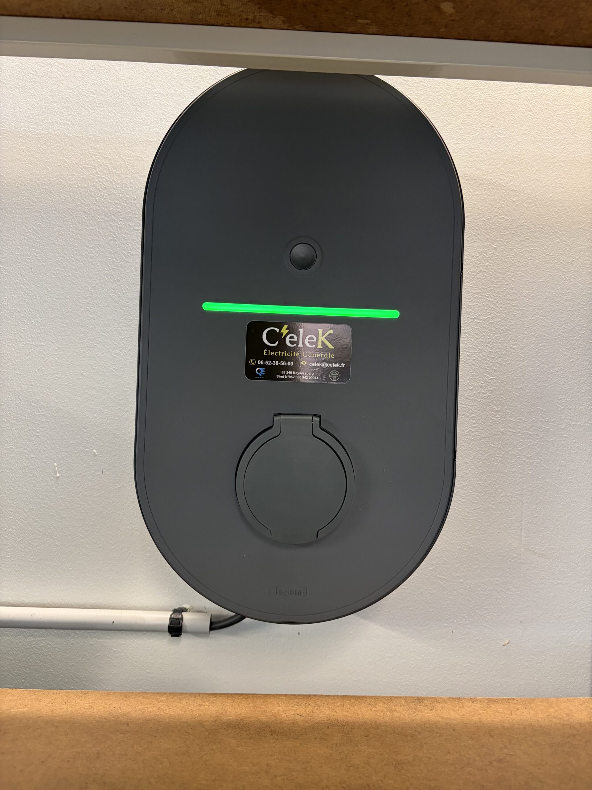 Borne de recharge Legrand installée par C’ELEK